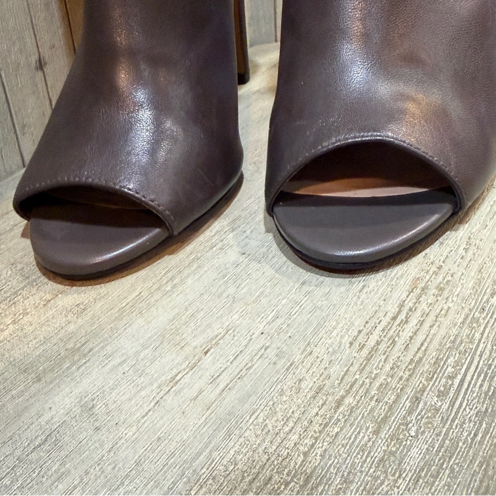 New Vince Camuto Grey Leather Peep-Toe Ankle Heels 7M - Picture 5 of 11